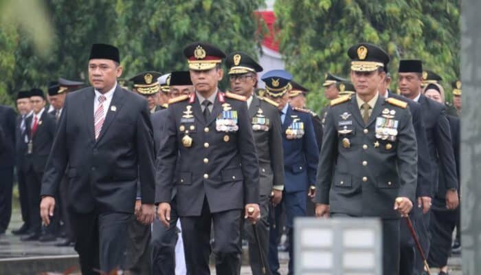 Hari Pahlawan 2025: Polda Sumsel Teguhkan Semangat Patriotisme di Tengah Gerimis Palembang