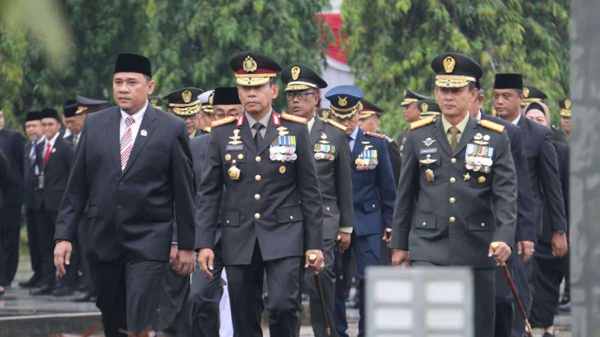 Hari Pahlawan 2025: Polda Sumsel Teguhkan Semangat Patriotisme di Tengah Gerimis Palembang