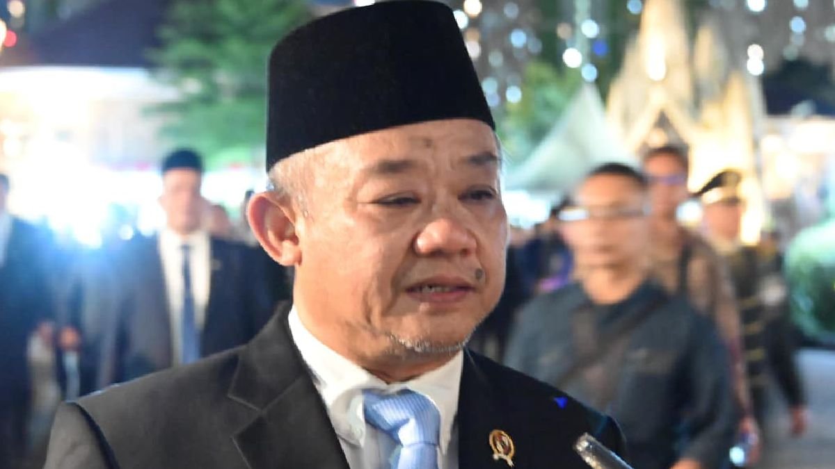 Hari Pahlawan: Mendikdasmen Ajak Pelajar Wujudkan Jiwa Kepahlawanan Melalui Prestasi