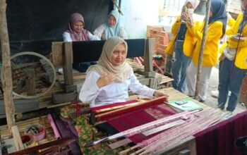 Jembatan Digital untuk Songket Palembang: Menjual Kisah, Bukan Sekadar Kain