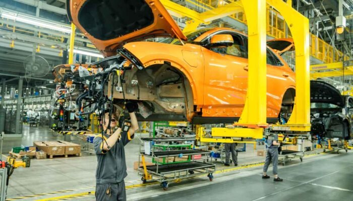 Menguji Janji Kebebasan Baterai VinFast: Hitungan Untung Rugi Skema Sewa EV bagi Masyarakat Indonesia