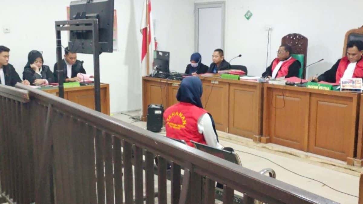 Perantara Jual Beli Ekstasi Dituntut 7,5 Tahun Penjara