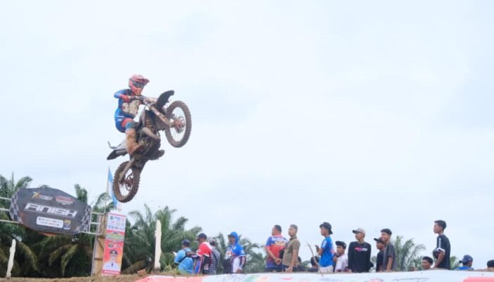 Grasstrack Piala Bupati Muba Memacu Denyut Wisata di Telaga Sena
