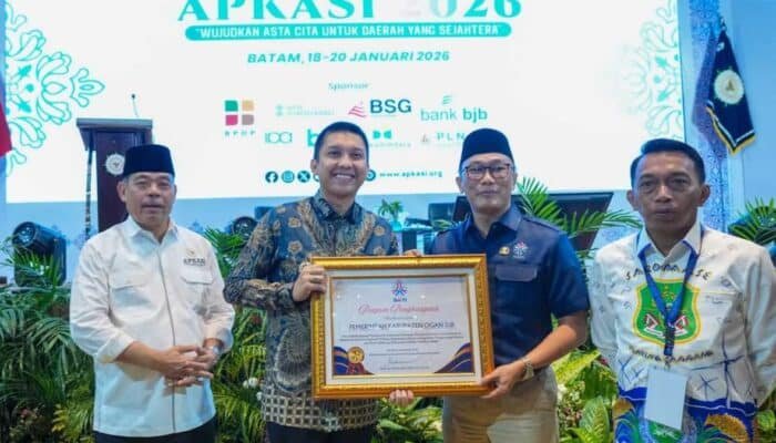 Akselerasi Reformasi Birokrasi, Bupati Panca Wijaya Akbar Raih Penghargaan Manajemen Talenta ASN dari BKN RI