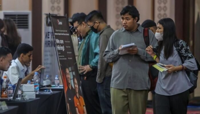 Alasan Fresh Graduate Masih Bingung Cari Kerja dan Siasat Menembus “Barikade” Algoritma