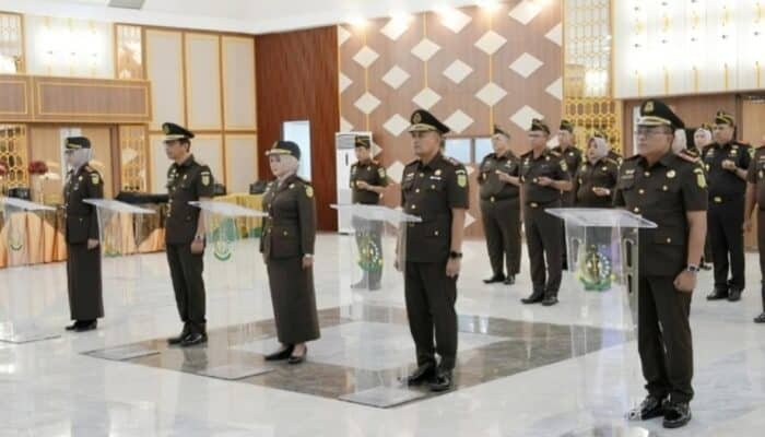 Kajati Sumsel Lantik Lima Kajari, Tekankan Adaptasi SOP terhadap KUHP Terbaru