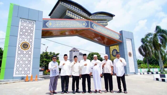 Masjid Jami’ An-Nur Sekayu Kini Memiliki Gerbang Al-Qur’an yang Ikonik