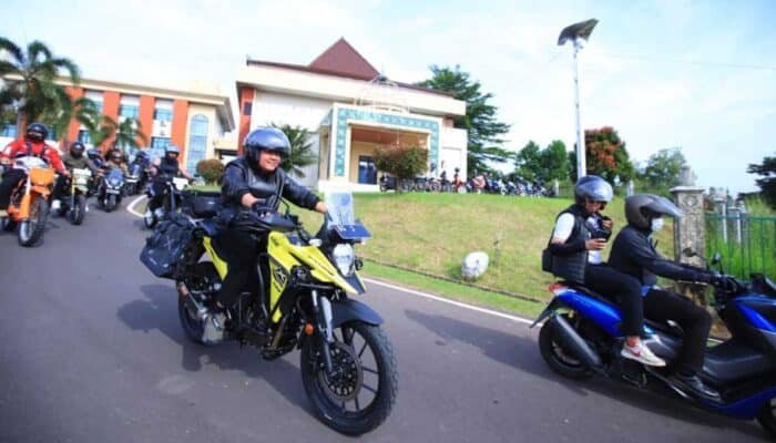 Pastikan Kualitas Infrastruktur, Gubernur Sumsel Tinjau Peresmian Jalan Sri Menanti Mengendarai Motor