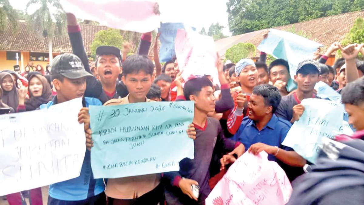 Siswa SMKN 1 OKU Selatan Demo Dugaan Pemotongan Dana PIP