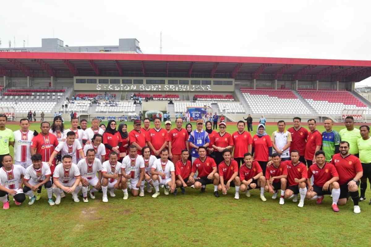 Berjersey "Zidane", Ratu Dewa Buka Laga Eksibisi Korpri FC di Bumi Sriwijaya