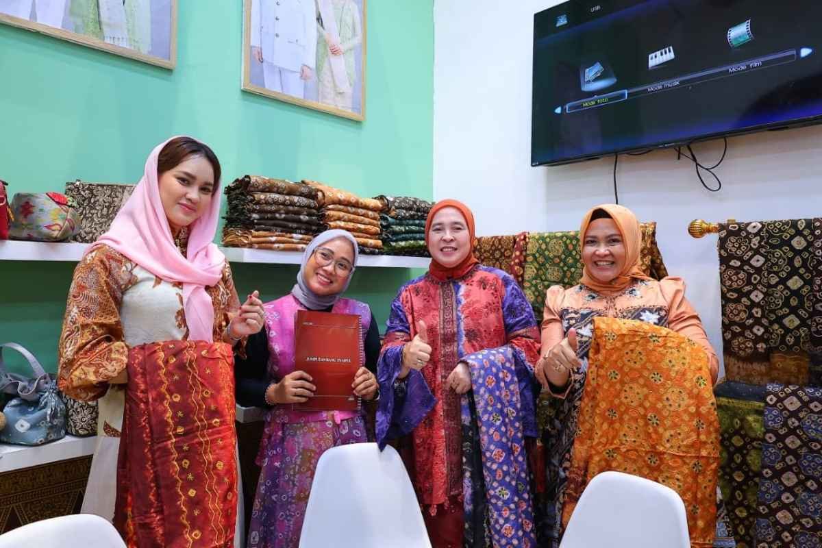 Diplomasi Kain Jumputan Prada, Strategi Palembang Menembus Sekat Pasar Global