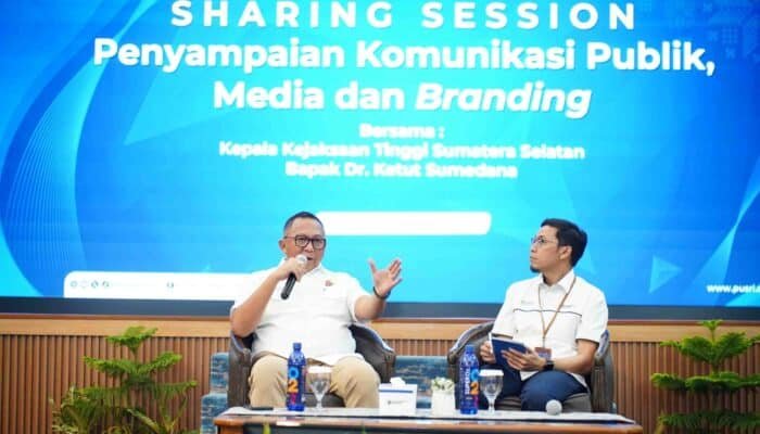 Dr Ketut Sumedana, dalam sesi sharing knowledge yang diikuti secara antusias oleh Insan Pusri dari berbagai lintas unit kerja, mengingatkan bahwa bersih secara hukum saja belum cukup.