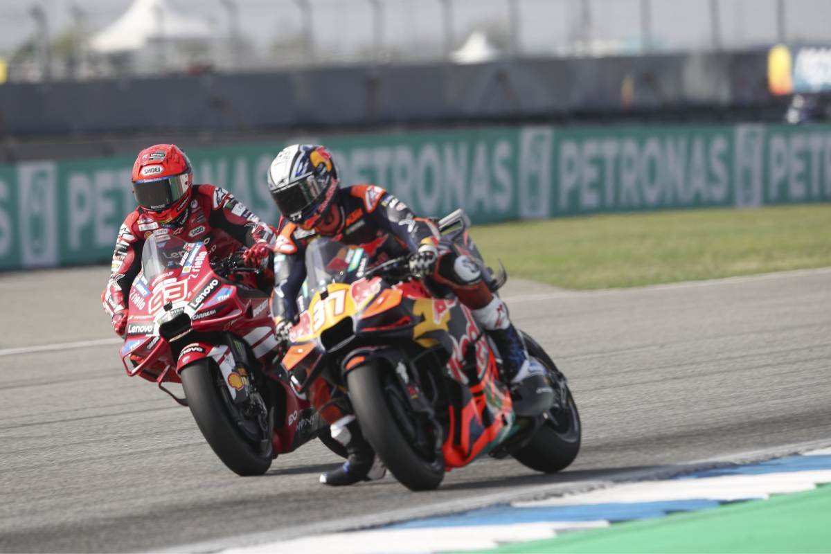 Hasil Sprint Race MotoGP Thailand 2026: Drama Penalti Marc Marquez dan Kemenangan Perdana Pedro Acosta