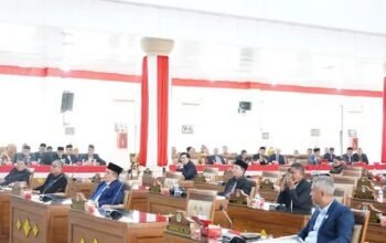 Hipni Suarakan Keluhan Warga Mengenai Jalan Rusak hingga Masalah BPJS di Paripurna DPRD Ogan Ilir