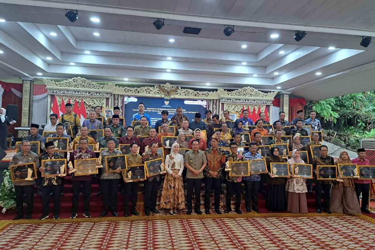 Menggugat Makna "Menuju Informatif": Catatan Kritis Achik Muhrom atas Transparansi Publik OKI