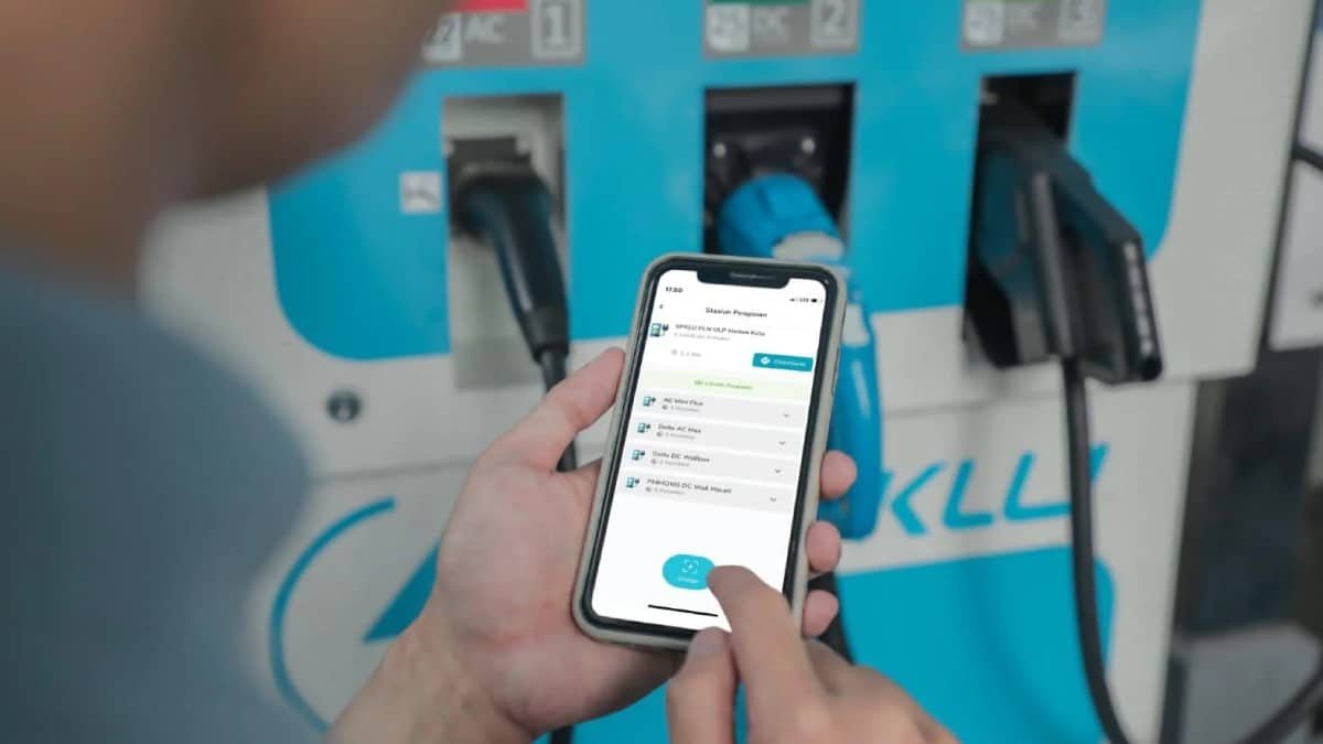 Mengubur ”Range Anxiety”, Menjemput Efisiensi Ekosistem Hijau