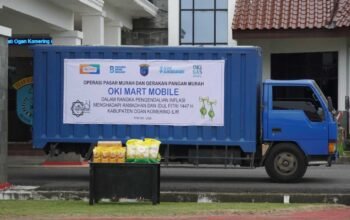 Menjinakkan Inflasi dari Pintu ke Pintu melalui OKI Mart Keliling