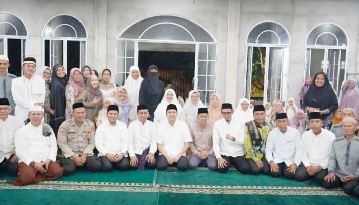 Kepedulian di Balik Paket Bantuan