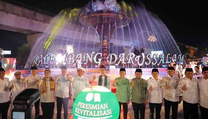 Langgam Sejarah di Balik Kilau Baru Tugu Cempako Telok Palembang Darussalam