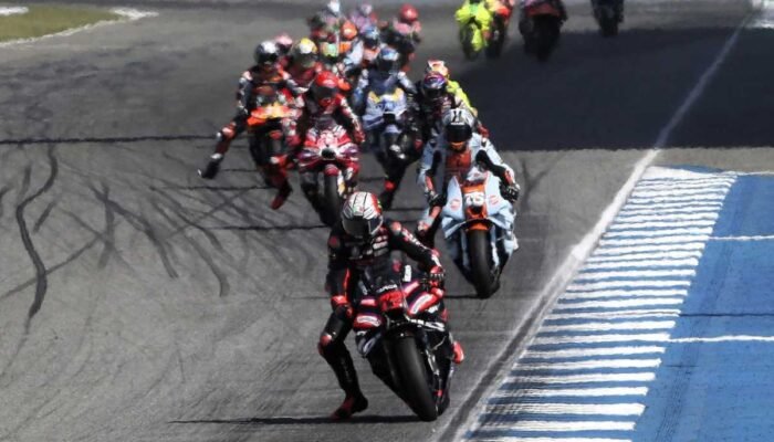 Marco Bezzecchi Juara, Marc Marquez Nyaris Celaka akibat Pecah Ban