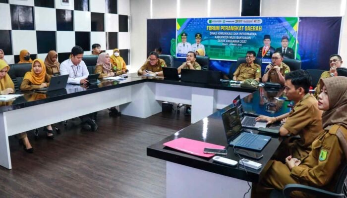 Menambal Celah Digital di Bumi Serasan Sekate