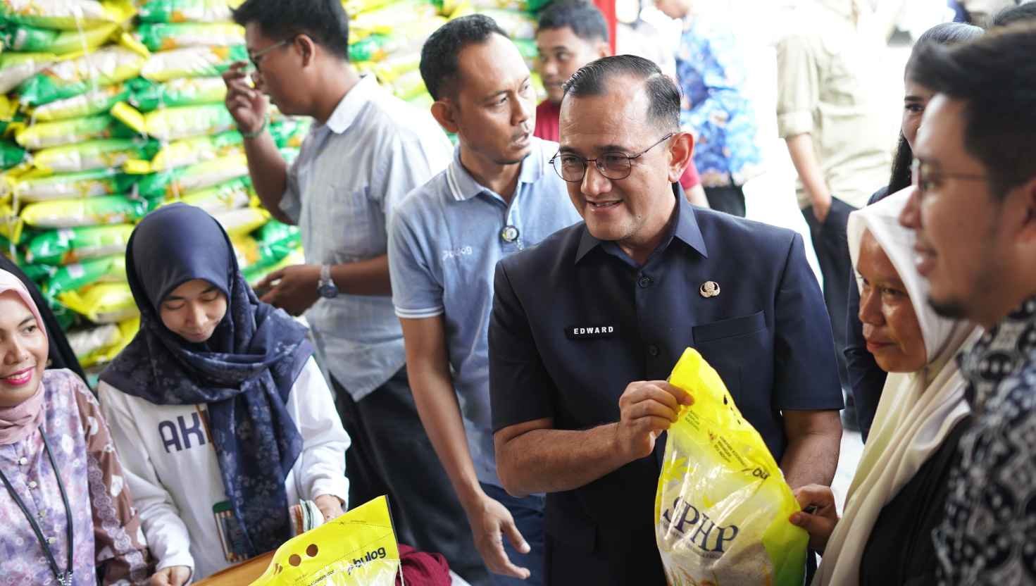 Pasar Murah Sumsel, Menjaga Dapur Warga Jelang Idul Fitri