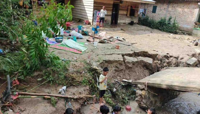 Satu Rumah Hanyut Diterjang Banjir Bandang di Simpang Sender