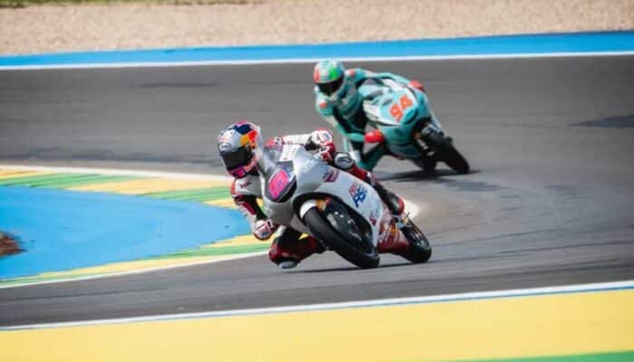 Sejarah Baru Indonesia Lewat Podium Perdana Veda Ega Pratama di Brasil