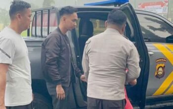 Aksi Sigap Kapolres OKU Selatan Evakuasi Warga di Jalur Rawan Kecelakaan