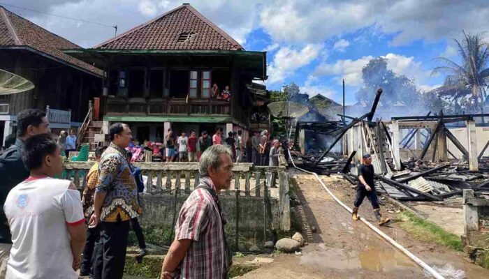 Bupati OKU Selatan Tinjau Lokasi Kebakaran di Runjung Agung