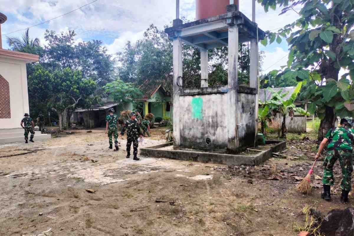 Loreng TNI dan Keringat Warga Mencair Membasuh Wajah Pematang Sukatani