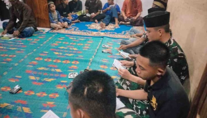 Mengaji dan Tertawa Bersama