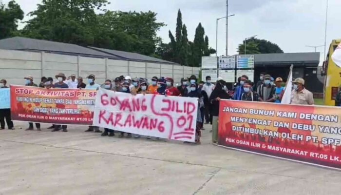Warga Ogan Ilir Desak Penghentian Produksi PT SPF