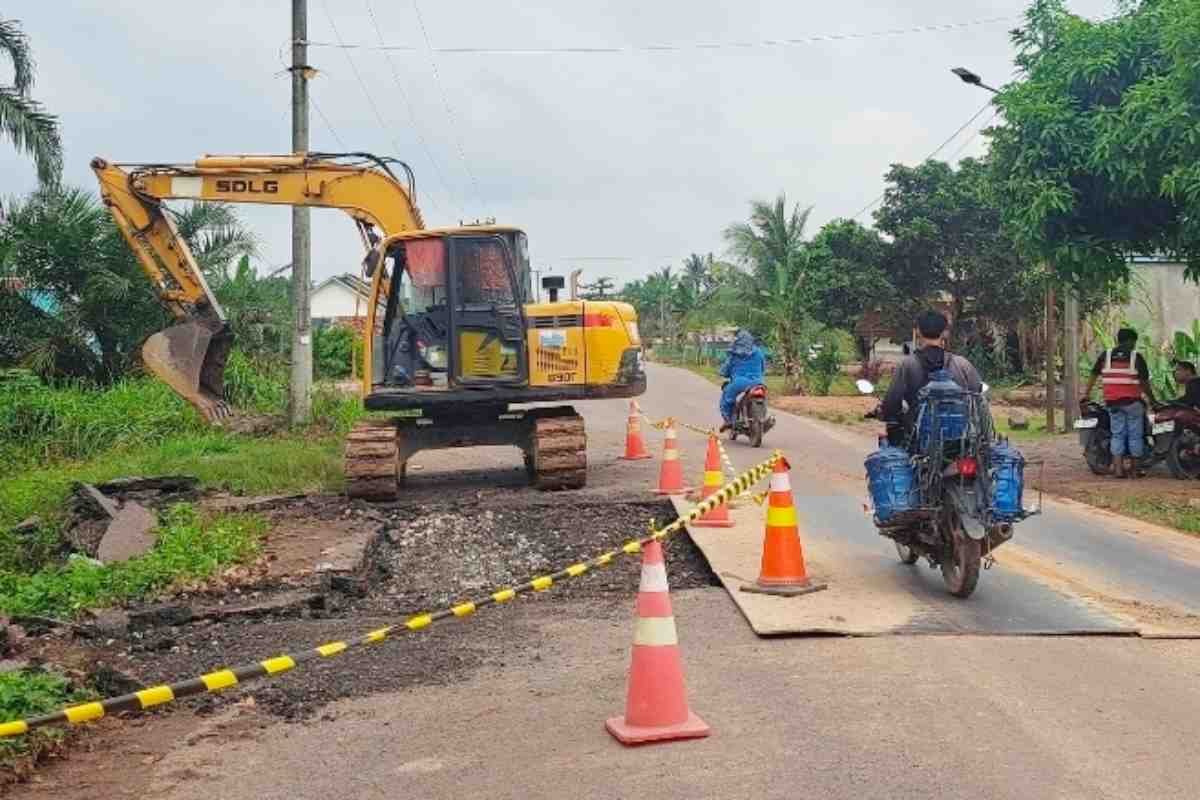 Cegah Jalan Amblas, Gorong-gorong di Talang Siku Mulai Diperbaiki