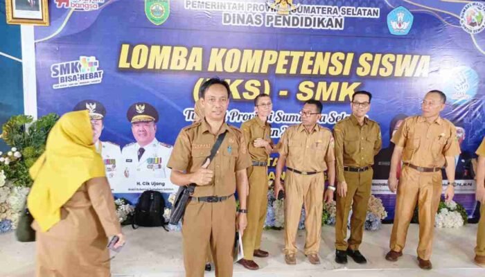 Dedikasi di balik layar