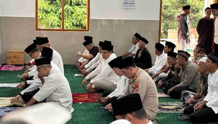 Dikawal Polsek Lubuk Raja, Salat Idul Adha yang Dihadiri Bupati OKU di Batumarta II Berlangsung Khusyuk