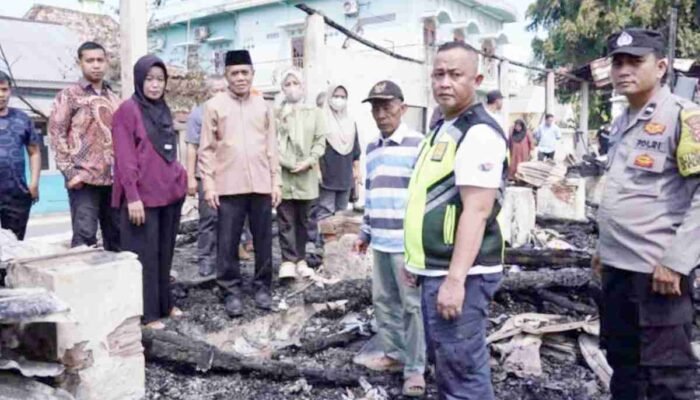 Kantor Lurah Terbakar, Pelayanan Warga Tanjung Raja Utara Dialihkan ke Kantor Camat