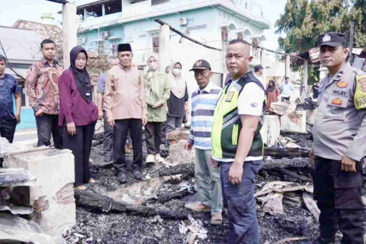 Kantor Lurah Terbakar, Pelayanan Warga Tanjung Raja Utara Dialihkan ke Kantor Camat