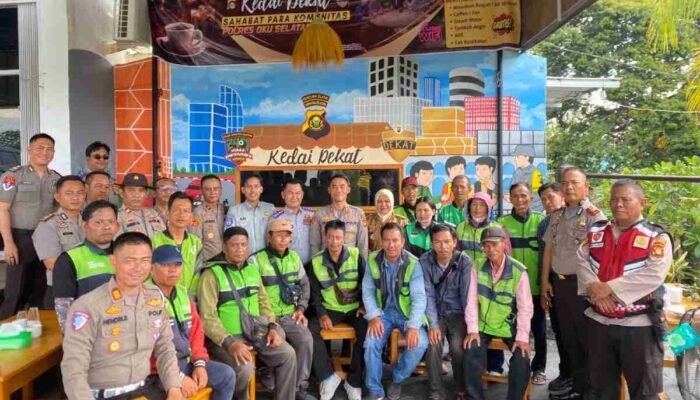 Kedai Dekat Menjadi Ruang Dialog Humanis Polres OKU Selatan dengan Pengemudi Ojek