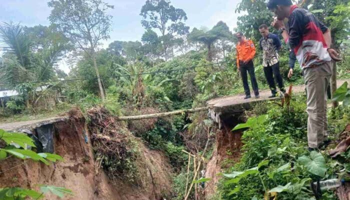 Longsor Banding Agung Putus Akses Sekolah Ratusan Pelajar OKU Selatan