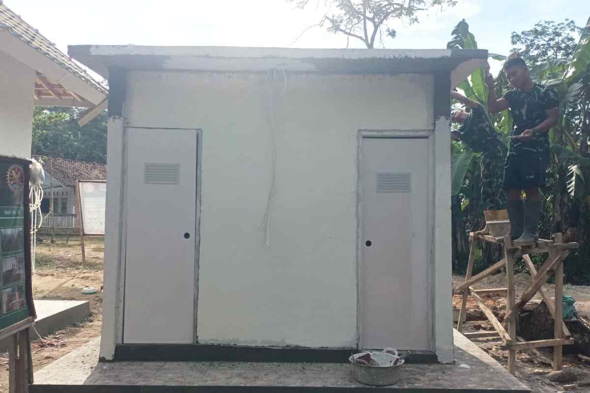 Memutus Rantai Sanitasi Buruk, Lima Unit MCK TMMD di OKI Memasuki Tahap Akhir