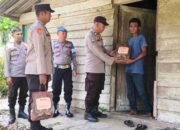 Mengetuk Pintu Warga Pelosok, Polsek Sosoh Buay Rayap Pererat Silaturahmi Lewat Paket Sembako