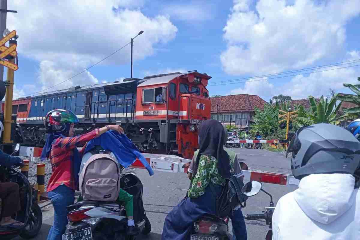 Nasib Warga Baturaja di Balik Palang Kereta Pasar Tempel dan Urgensi Flyover Solusi Macet
