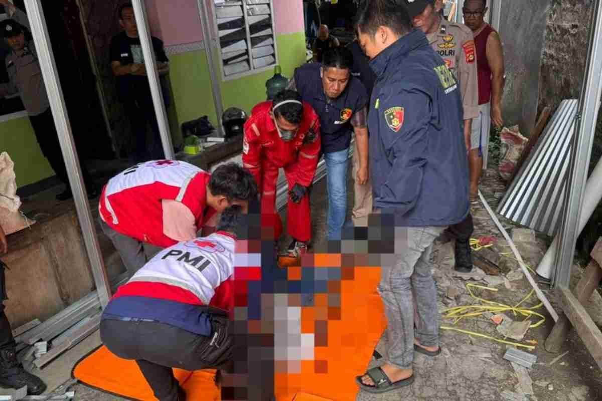 Pasang Kanopi di Ilir Timur I, Dua Buruh Bangunan Tewas Tersengat Listrik