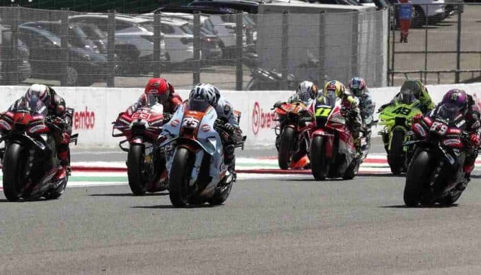 Perjudian Ban Belakang Medium Mengantar Raul Fernandez Juarai Sprint Race MotoGP Italia 2026