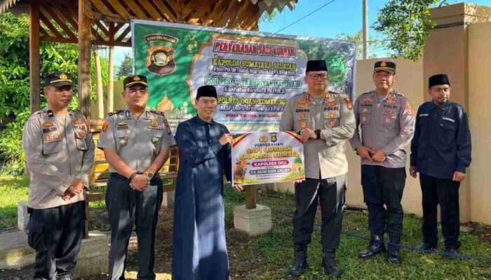 Perkuat Modal Sosial, Kapolda Sumsel Salurkan Sapi Kurban ke Ponpes Al-Fakhriyah OKU