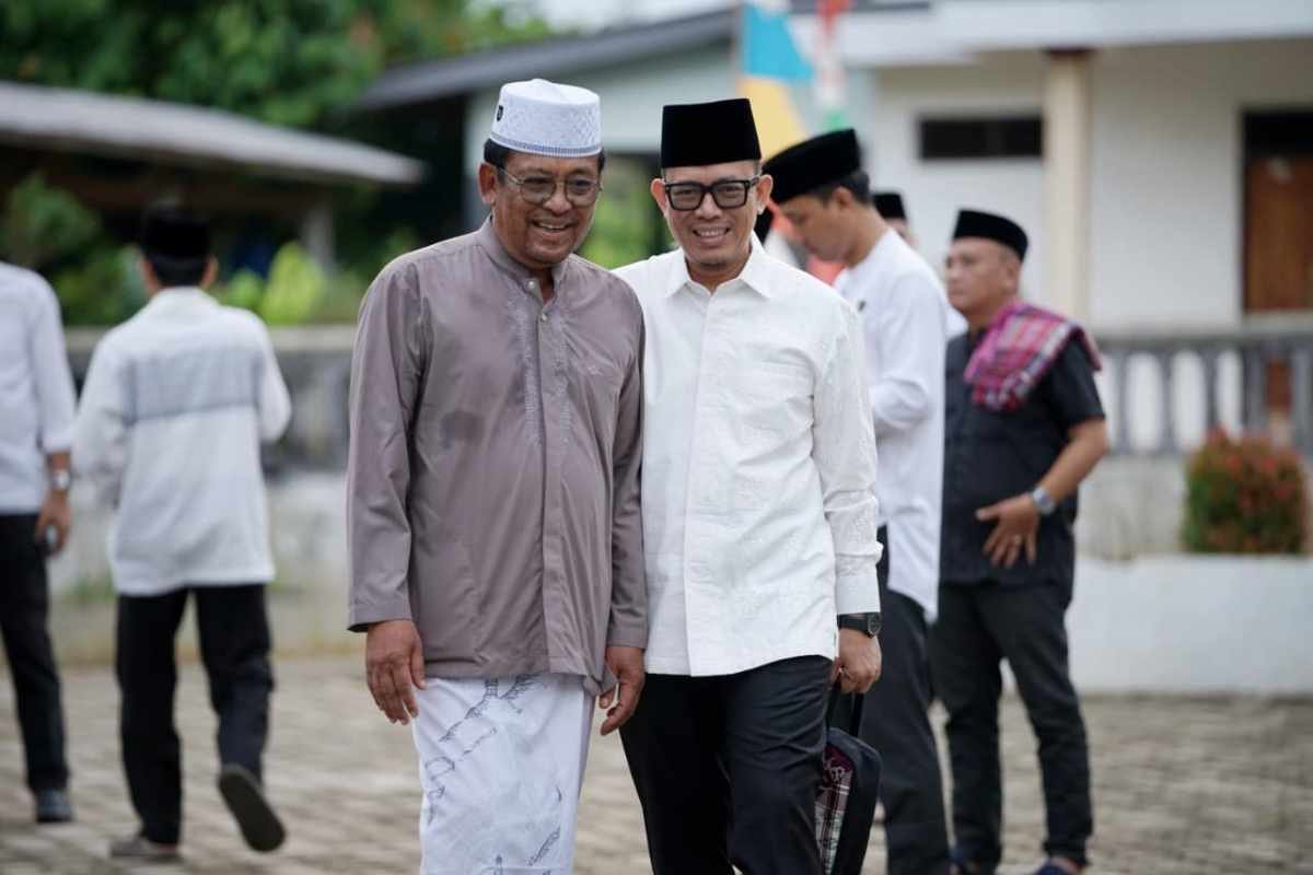 Pilih Jalur Perdesaan, Bupati OKU Teddy Meilwansyah Ajak Warga Tanamkan Semangat Berbagi