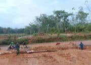 Satgas TMMD Ke-128 Kodim 0402/OKI Kebut Sisa Satu Kilometer Jalan Penghubung