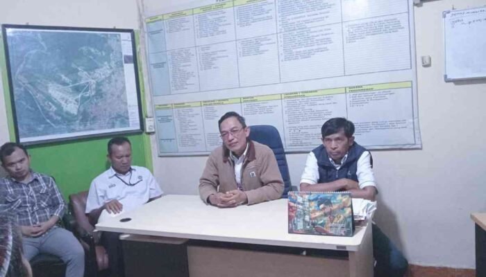 Sebut Tiga Nama Pejabat Internal, Warga Pusar Preteli Praktik KKN di Semen Baturaja