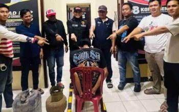 Sembunyi di Bawah Tumpukan Pakaian Setelah Bobol Atap Rumah, Remaja di OKU Timur Diringkus Polisi